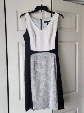 White house black market size 2 fitted sheath dress